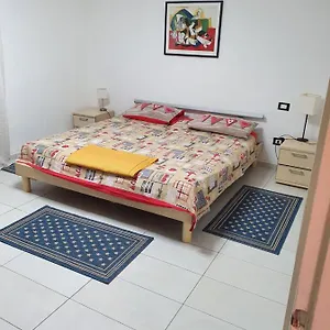 https://villa-monica.it-lombardy.com
