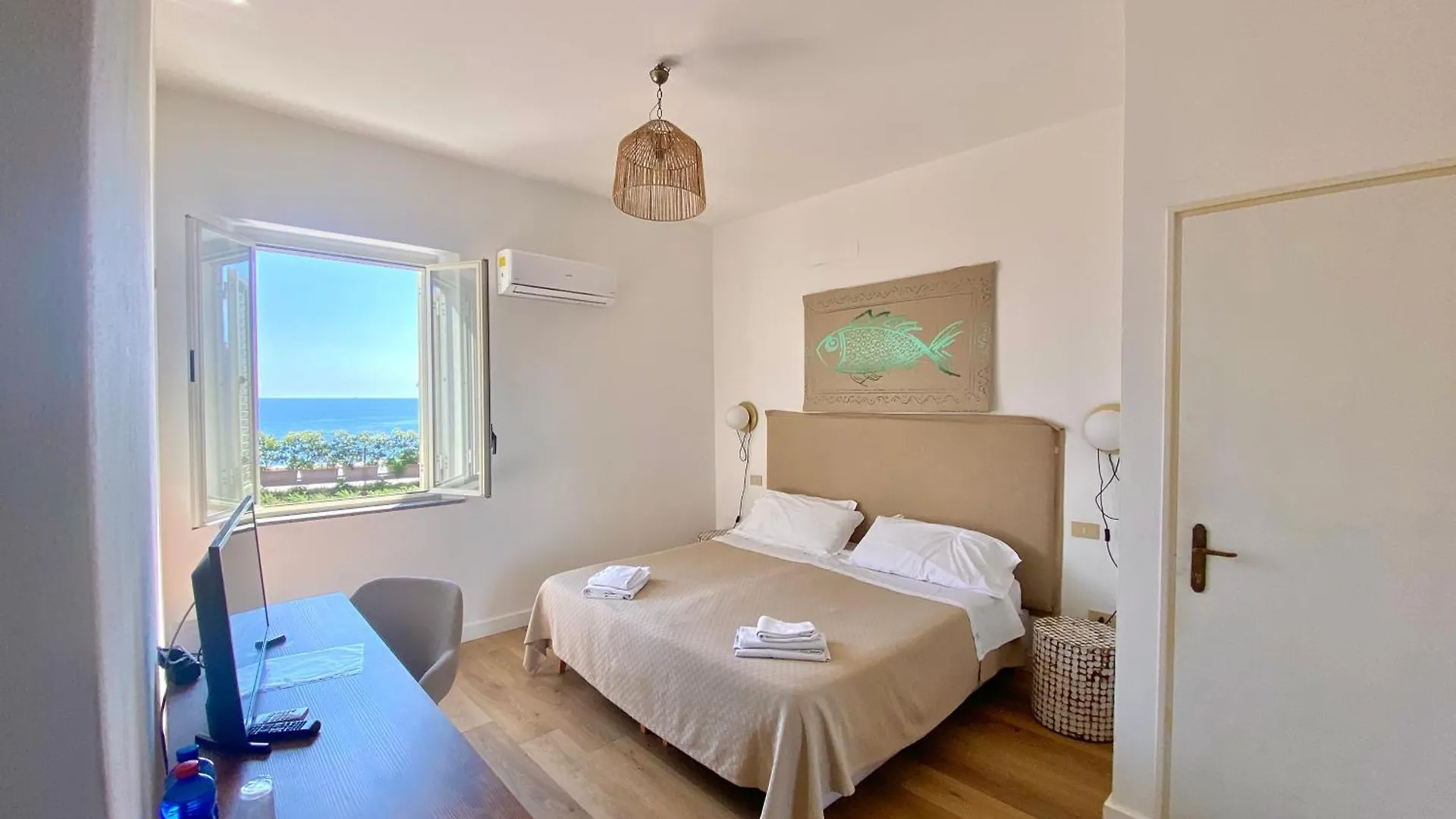 Hotel Villino Gallodoro Taormina 2*,  Italy