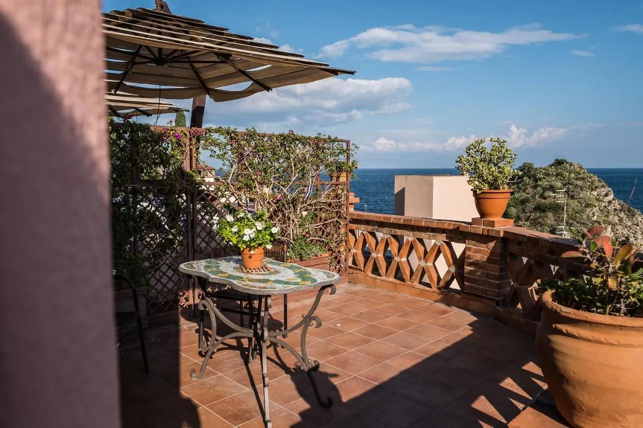 **  Hotel Villino Gallodoro Taormina Itália
