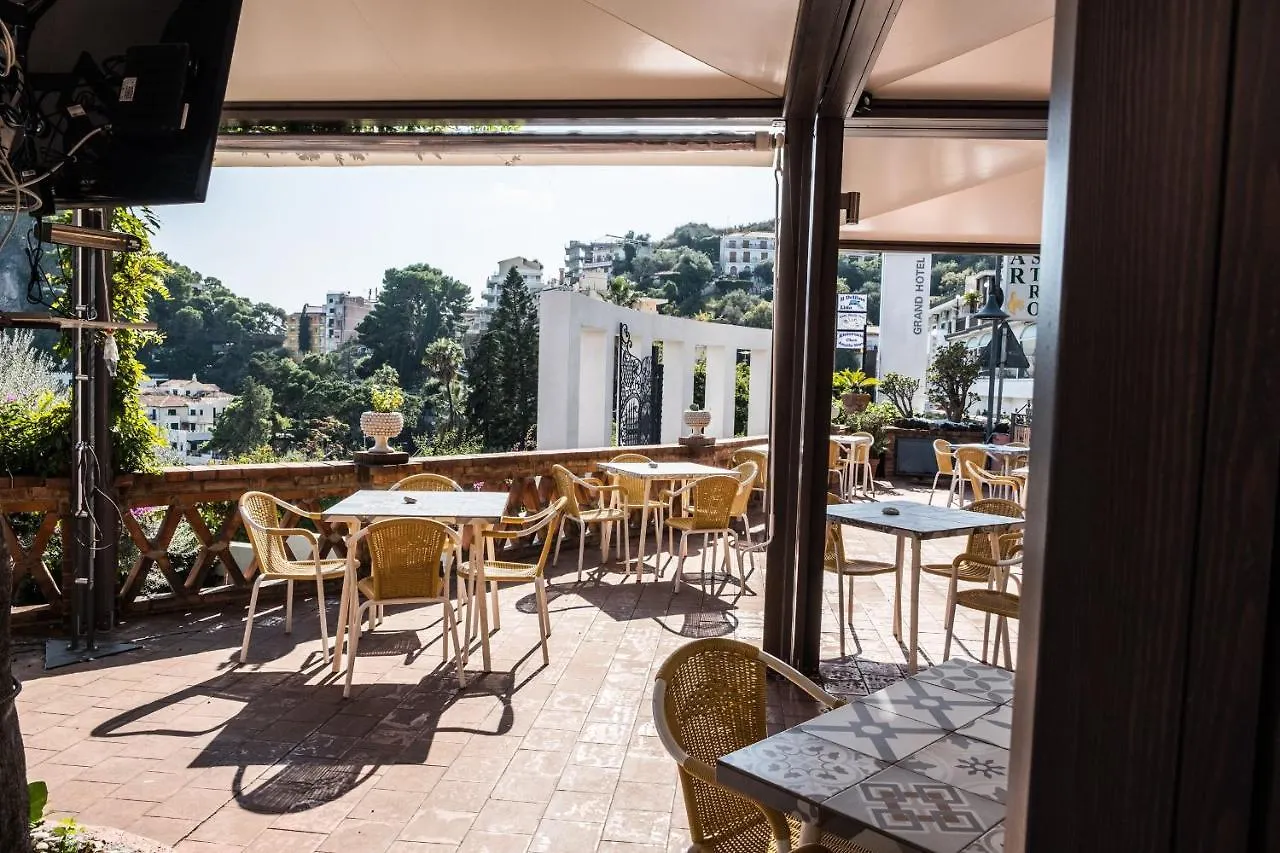 **  Hotel Villino Gallodoro Taormina Itália
